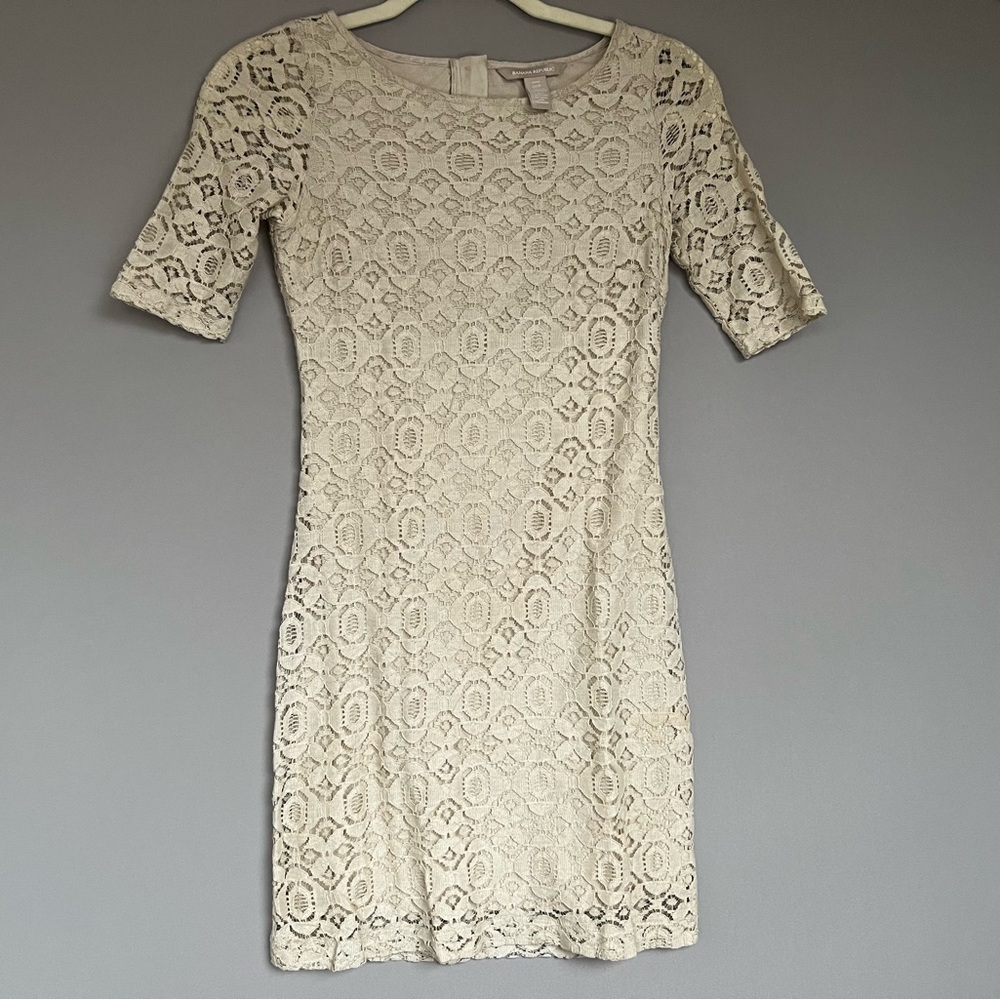 Petite Banana Republic Embroidered Lace Dress